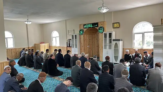 ADIGÜZEL KÖYÜ, CAMİYE KAVUŞTU