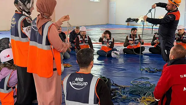 AFAD'dan Siirt'te görev yapan öğretmenlere eğitim