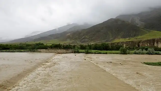 Afganistan'daki Sel Felaketinde: Ölü Sayısı 300'ü aştı