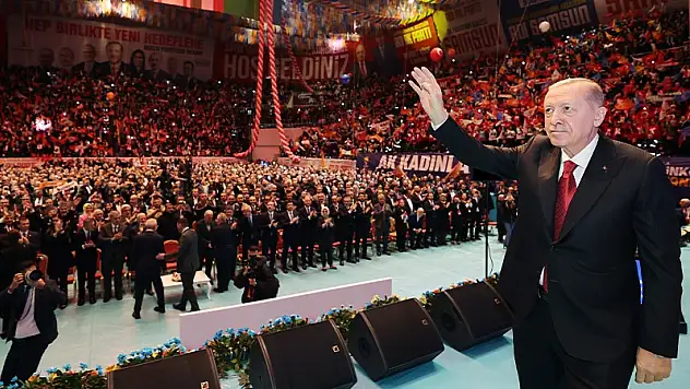 AK Parti Genel Başkanı ve Cumhurbaşkanı Erdoğan: 'Bölücü Caniler Ya Bir An Önce Silahlarını Gömecekler Ya da Silahlarıyla Birlikte Toprağa Gömülecekler.'