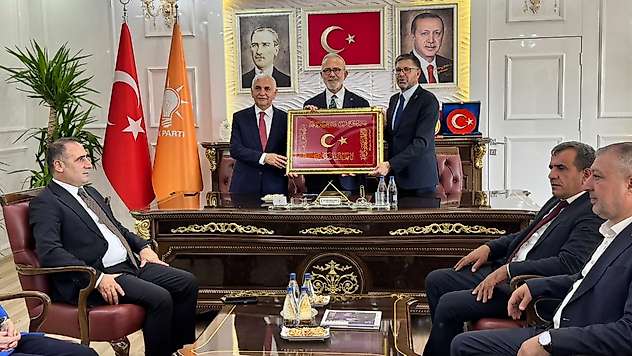 AK Parti Grup Başkanvekili Bahadır Yenişehirlioğlu Siirt'te