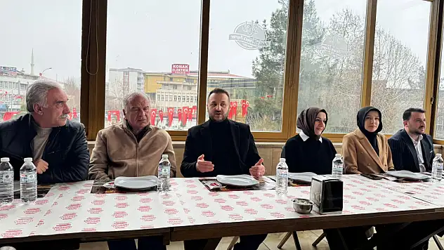 AK Parti Siirt İl Başkanı Av. Özturan, Gazetecilerle Buluştu! Özturan: 'Ekonomi Zirvesi Yapılacak'