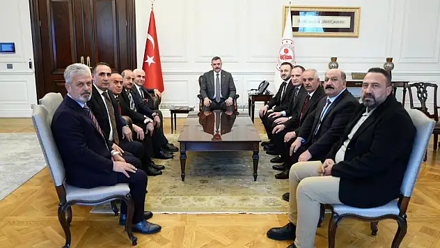 AK Parti Siirt Milletvekili, İl Başkanı ve Belediye Başkanları İçişleri Bakanını Ziyaret Etti!