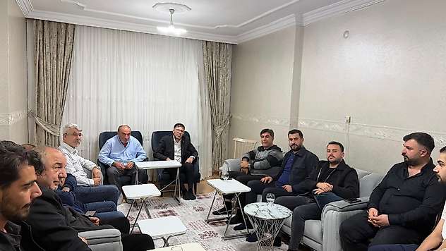 AK Parti Siirt Teşkilatından Tanık Ailesine Hane Ziyareti