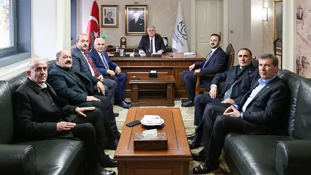 Ak Parti'den Kamu Başdenetçisi Akarca'ya Ziyaret