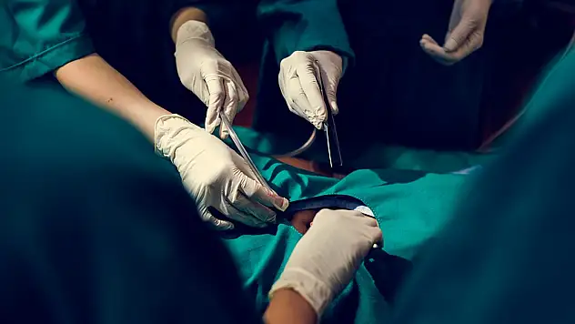 Akıllara durgunluk veren olay! Hastanın vücudundan top mermisi çıktı