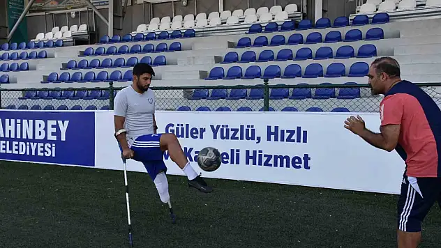 Elektrik akımına kapılıp bacağını kaybetti, futbolla hayata tutundu