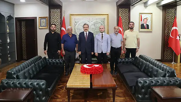 Ali Nuhoğlu ve Siirtli Gazetecilerden Vali Kızılkaya'ya Ziyaret