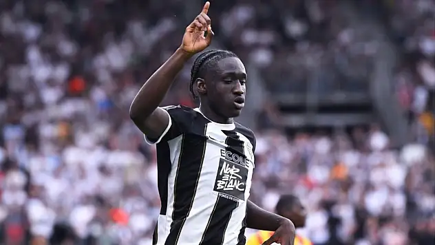 Alman basını yazdı: Fenerbahçe'de 4. transfer hamlesi, genç yıldız İstanbul yolunda