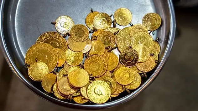 Altın fiyatları ne kadar oldu? Gram altın kaç TL'den satılıyor? Cumhuriyet altın kaç bin TL oldu?