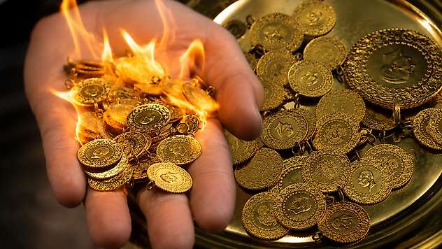 Altın Fiyatlarında Dikkat Çeken Hareketlilik! Gram ve Cumhuriyet Altını Bir Ayda Rekor Seviyelere Yaklaştı