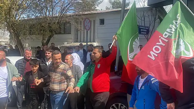 Amedspor Kafilesi Kurtalan'da Coşkuyla Karşılandı