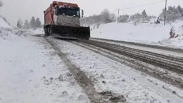 Aralarında Siirt'in de Bulunduğu Bölge İllerinde 298 Köy Yolu Kardan Kapandı