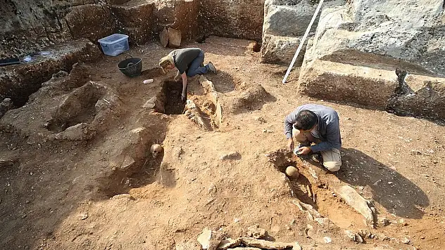 Arkeolojik Kazılarda 50 Çocuk Mezarı Bulundu!