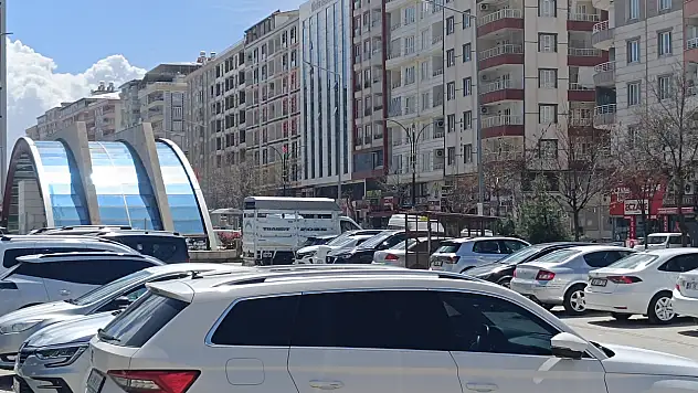 Artı Siirt Duyurdu, Hastane Yönetimi Harekete Geçti: Otoparkta 'Şahsi Garaj' Dönemi Bitiyor