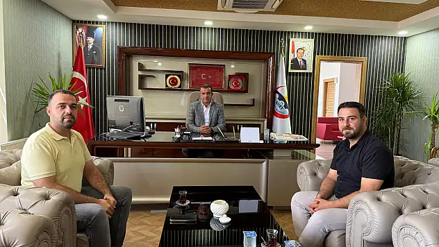 Artı Siirt Haber Ajansı'ndan İl Genel Meclisi Başkanı Hasan Carlık'a Ziyaret: Kırsala Yapılan Yatırımlar Değerlendirildi