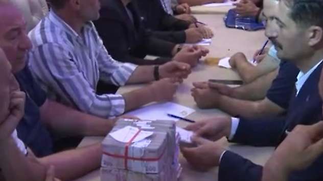 Aşiretin sünnet düğününde milyonlar havada uçuştu: 11 milyon lira takıldı