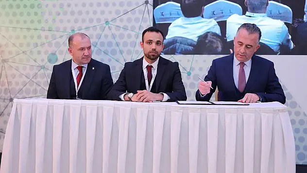 Askeri Lojistik ve Destek Zirvesinde Önemli Bir İş Birliği Anlaşması İmzalandı 