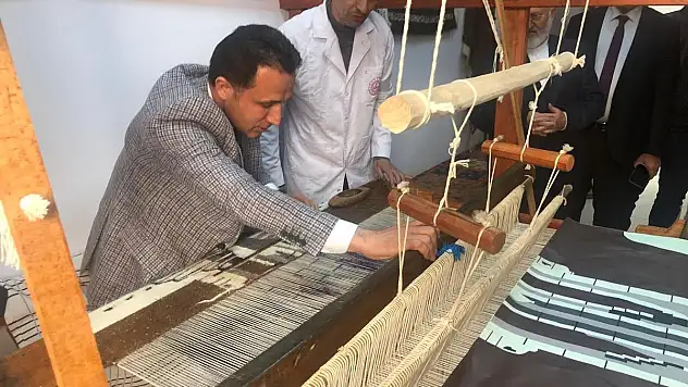 Atatürk Battaniyesi El Birliğiyle Dokunuyor