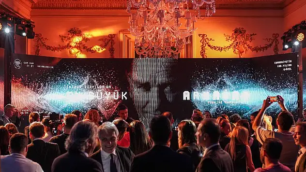 Atatürk, Yapay Zekâ Teknolojisiyle Gerçeğe En Yakın Sesiyle Türk Halkına Seslendi