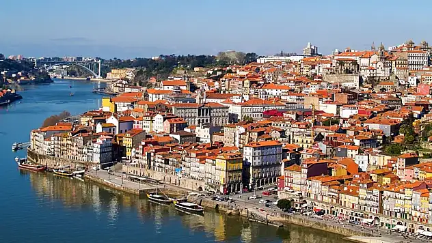 Aylık 43 Bin TL Geliri Olan Türkiye Vatandaşlarına AB'den Oturum Müjdesi: Portekiz D7 Vizesi ile Avrupa'ya Açılın