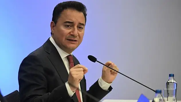 Babacan: 'İktidar Herkesi Fakirlik ve Yoksullukta Eşitledi'