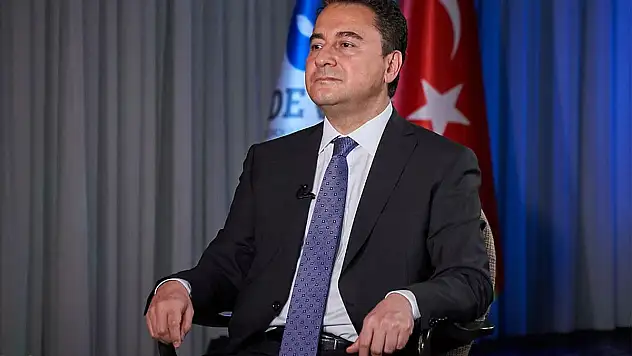 Babacan:'Diyarbakır'da Kuzuyu Hatırlayan Ankara'da Kurdun Yanı Başında Hizaya Gelenlerden Olmadık'