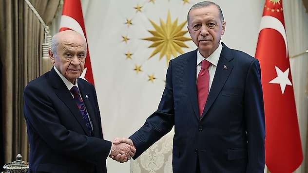 Bahçeli'den Erdoğan'ın yeniden adaylığına açık destek: 'Üçüncü defa cumhurbaşkanı seçilmesi mümkündür'