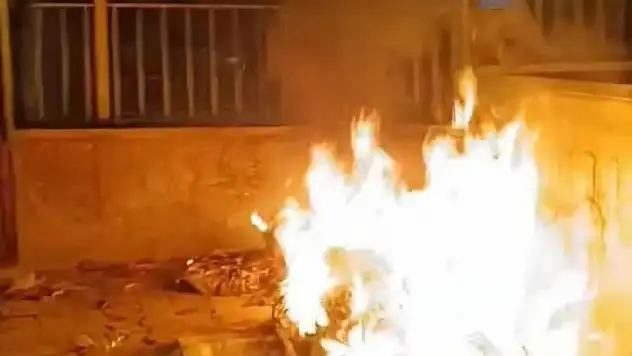 Bahçelievler Mahallesi'nde Çöp Konteyneri Yangını