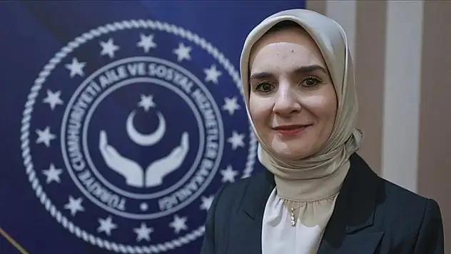 Bakan Göktaş'tan Üniversite Öğrencilerinin 'Koruyucu Aile' Konulu Bitirme Projesine Destek