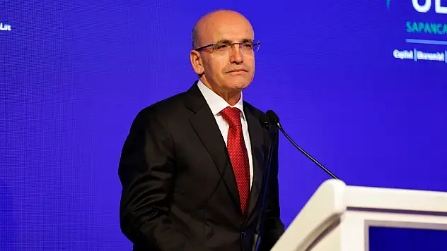 Bakan Şimşek'ten Milyonları İlgilendiren Maaş Açıklaması: Ücret Dengeleri Çerçevesinde Çalışmalar Yapılıyor
