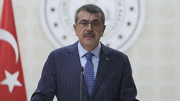 Bakan Tekin'den İki Kritik Açıklama: Zorunlu Eğitim Kısalıyor, 2025 Öğretmen Atama Tarihi Belli Oldu