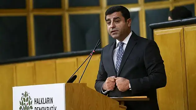 Başak Demirtaş'tan Selahattin Demirtaş'ın Yeni Fotoğrafı: ''Edirne'den Sıcak Selamlar''