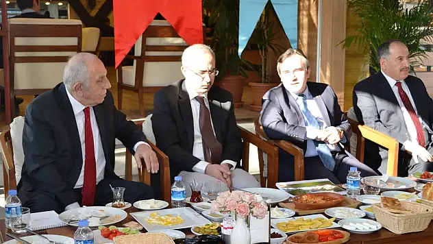 Başkan Taşkın, Gazetecileri Bu Yılda Unutmadı