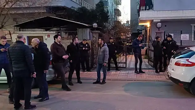 Batman'da Aile Katliamı: 17 Yaşındakı Genç Anne Ve Ağabeyini Öldürdü