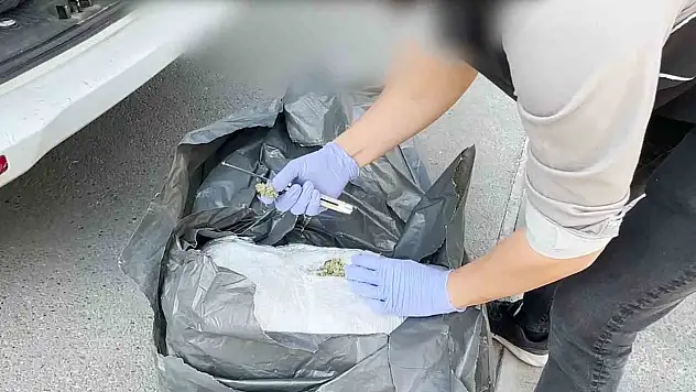 Batman'da durdurulan araçta 20 kilo 400 gram uyuşturucu ele geçirildi