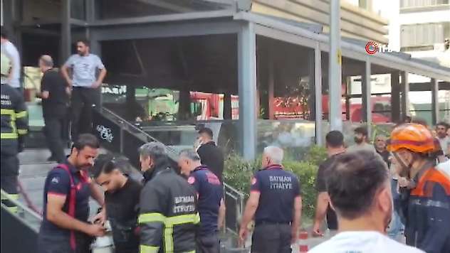 Batman'da Spor Salonunda Yangın: 2 Kişi Hayatını Kaybetti, 9 Kişi Dumandan Etkilendi
