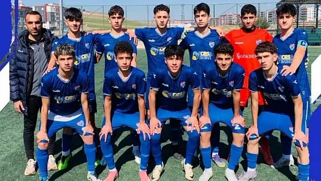 Batman Özel İdare G.Birliğispor U-16 son dakikalarda Gelecek Siirt 56 Spor'u devirdi