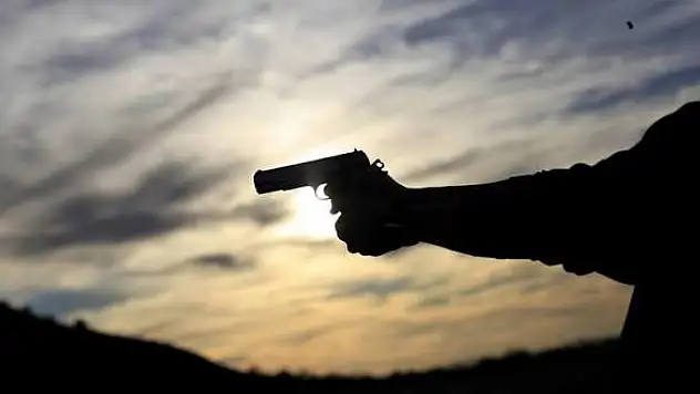 Baykan'da Alacak Verecek Kavgasının Ardından Ev ve Araca Silahlı Saldırı