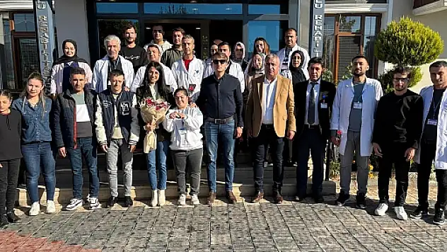 Baykan Kaymakamı Özcan'dan Umut Yolu ve Özel Rehabilitasyon Merkezi'ne Öğretmenler Günü Ziyareti