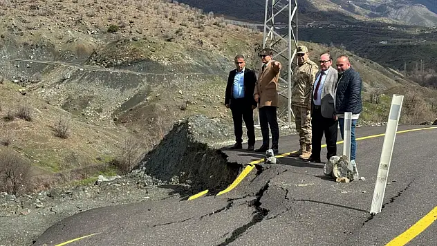 Siirt Baykan Kaymakamı Yağış Sonrası Hasar Gören Yolları Yerinde İnceledi