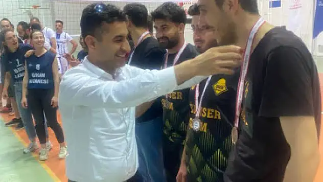 Baykan Kurumlar Arası Voleybol Turnuvasının Şampiyonu Halk Eğitim Takımı Oldu!