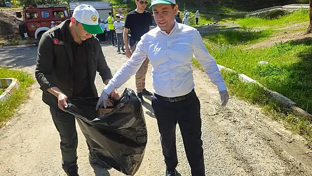 Baykan'da 350 Kilograma Yakın Orman Atığı Toplandı