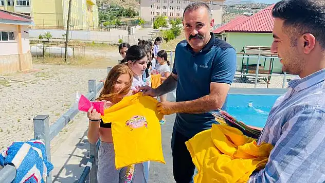 Baykan'da Portatif Yüzme Havuzunun Açılışı Yapıldı