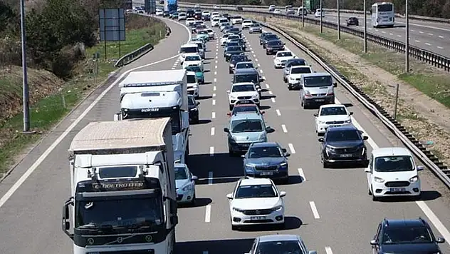 Bayram Trafiği Öncesi  Siirt Teymurlar Sigorta Uyardı: Küçük Bir Kontrol Büyük Zararları Önleyebilir