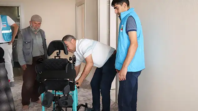Belediyeden Engelli Vatandaşlara Tekerlekli Sandalye Desteği
