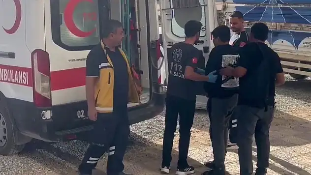 Beton mikseri ve iki aracın karıştığı kazada 2 kişi yaralandı