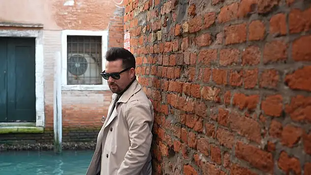 Burak Uslu'dan Yeni Şarkı 'Benden Vazgeçme'