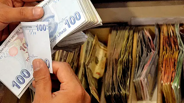 Çalışmayan Emeklilere 5 Bin Lira Ödemesi Devam Ediyor