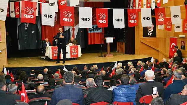 CHP, SİİRT İL KONGRESİNİ MİLLETVEKİLLERİNİN KATILIMIYLA GERÇEKLEŞTİRDİ